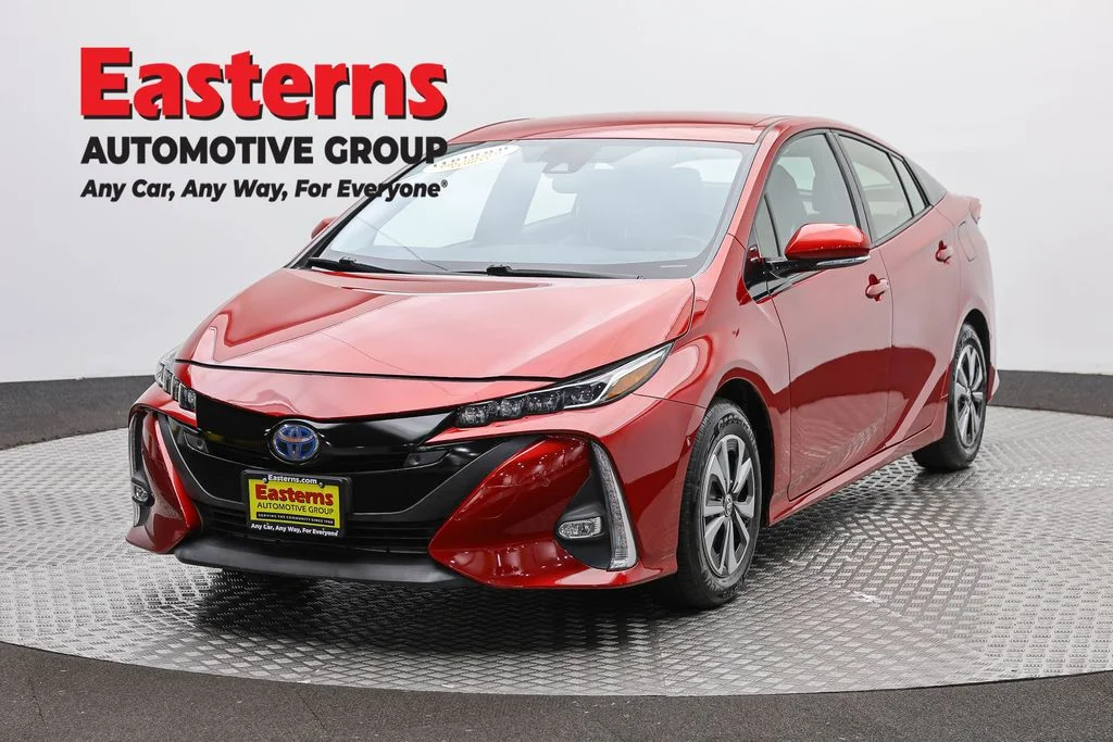 Used 2018 Red Toyota Advanced image 1