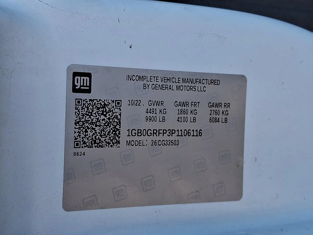 Used 2023 Summit White Chevrolet Work Van image 28