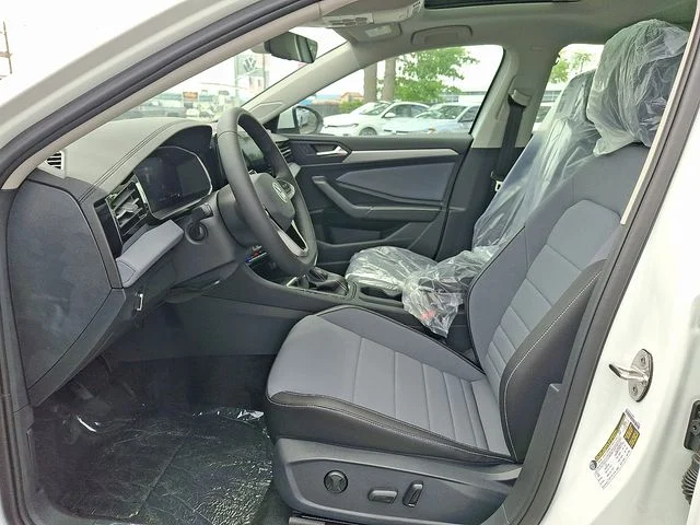 New 2026 White Volkswagen 1.5T SE image 9