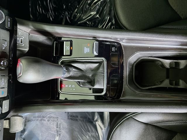 Used 2025 White Jeep Latitude image 21