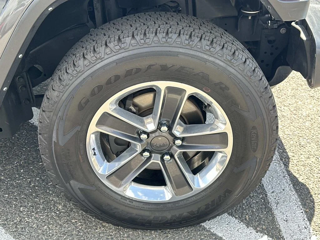 Used 2022 Gray Jeep Unlimited Sahara image 10