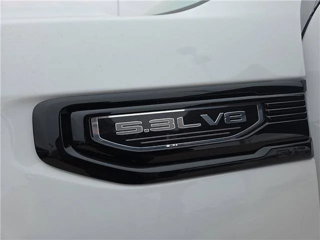 New 2026 Summit White GMC Pro image 19