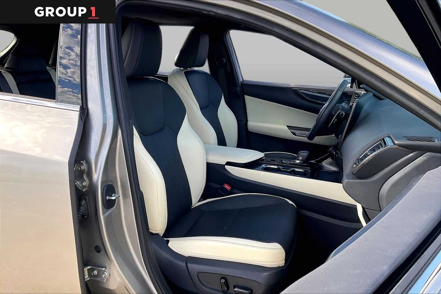 Used 2024 Atomic Silver Lexus Premium image 8