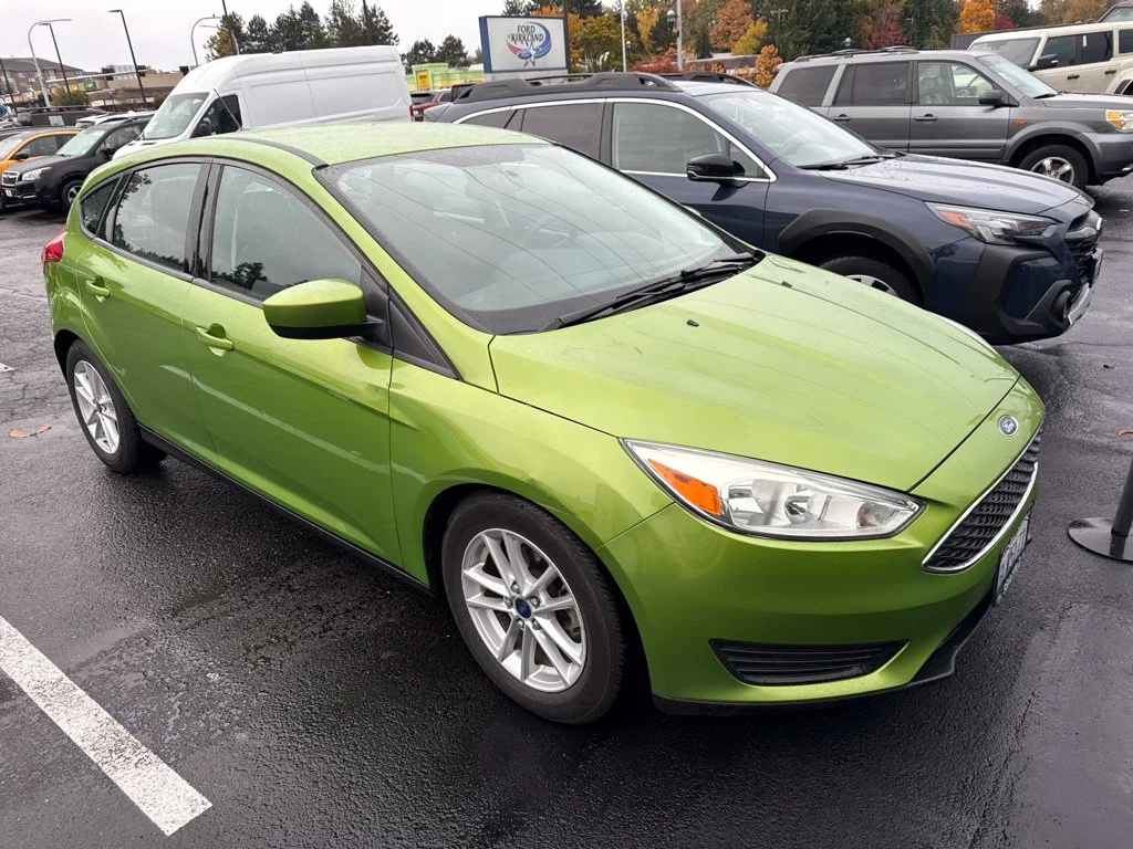 Used 2018 Green Ford SE image 1