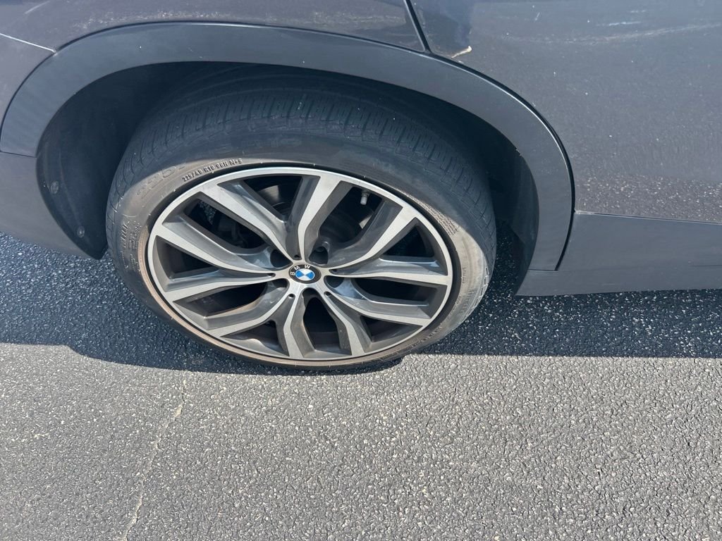 Used 2018 Gray BMW xDrive28i image 10