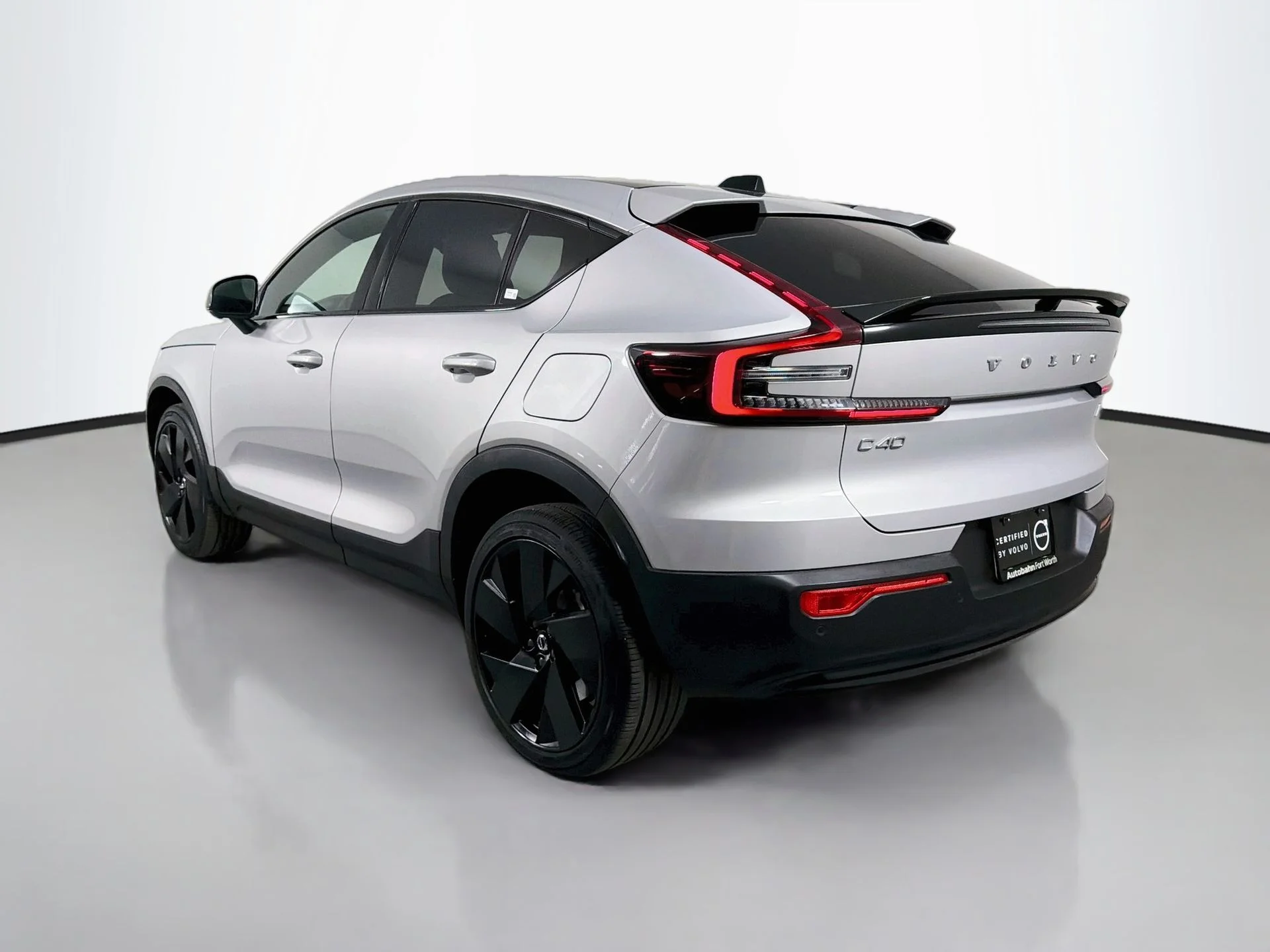 Used 2023 Silver Volvo Ultimate image 8