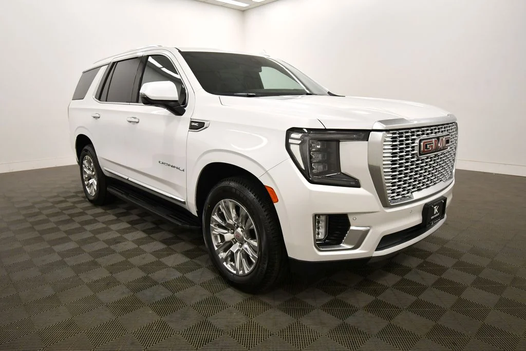 Used 2022 White GMC Denali image 10