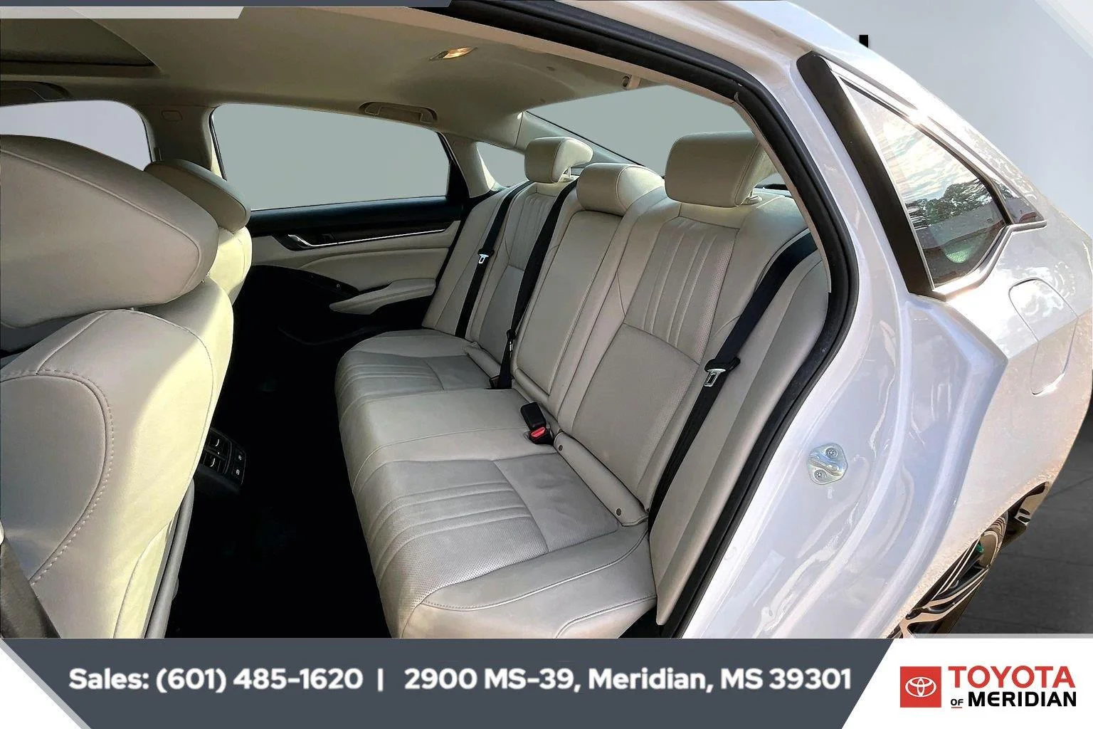 Used 2021 Platinum White Pearl Honda Touring image 18
