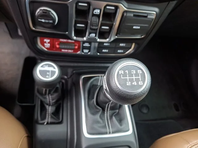 Used 2023 Purple Jeep Rubicon image 22
