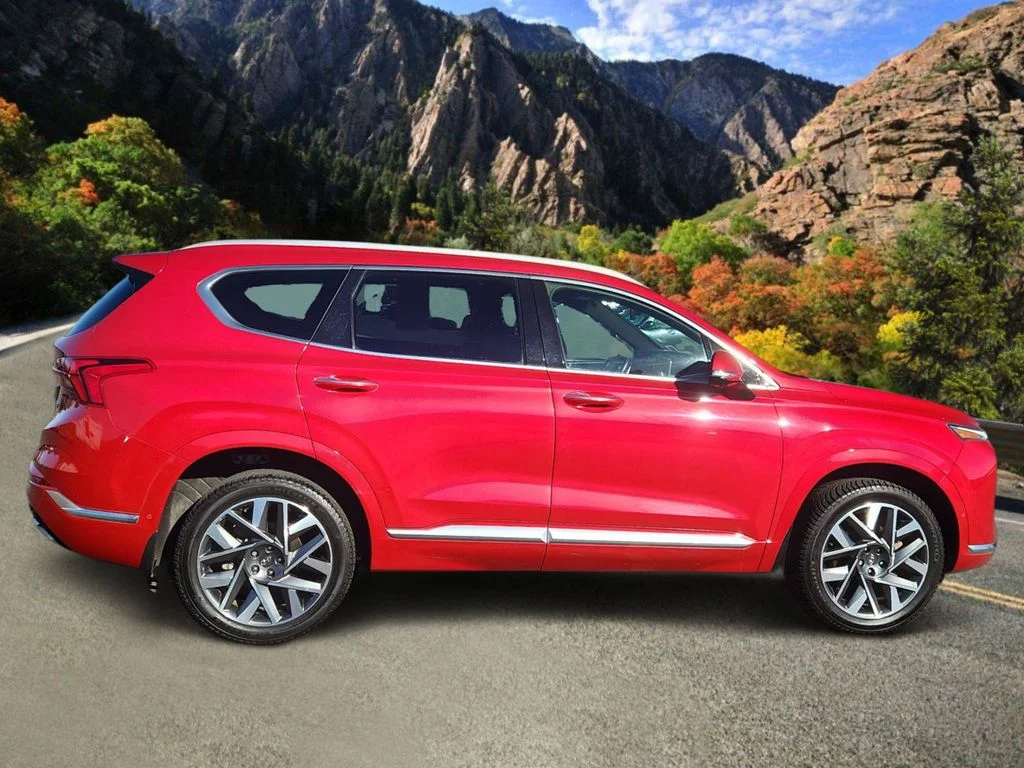 Used 2022 Red Hyundai Calligraphy image 2