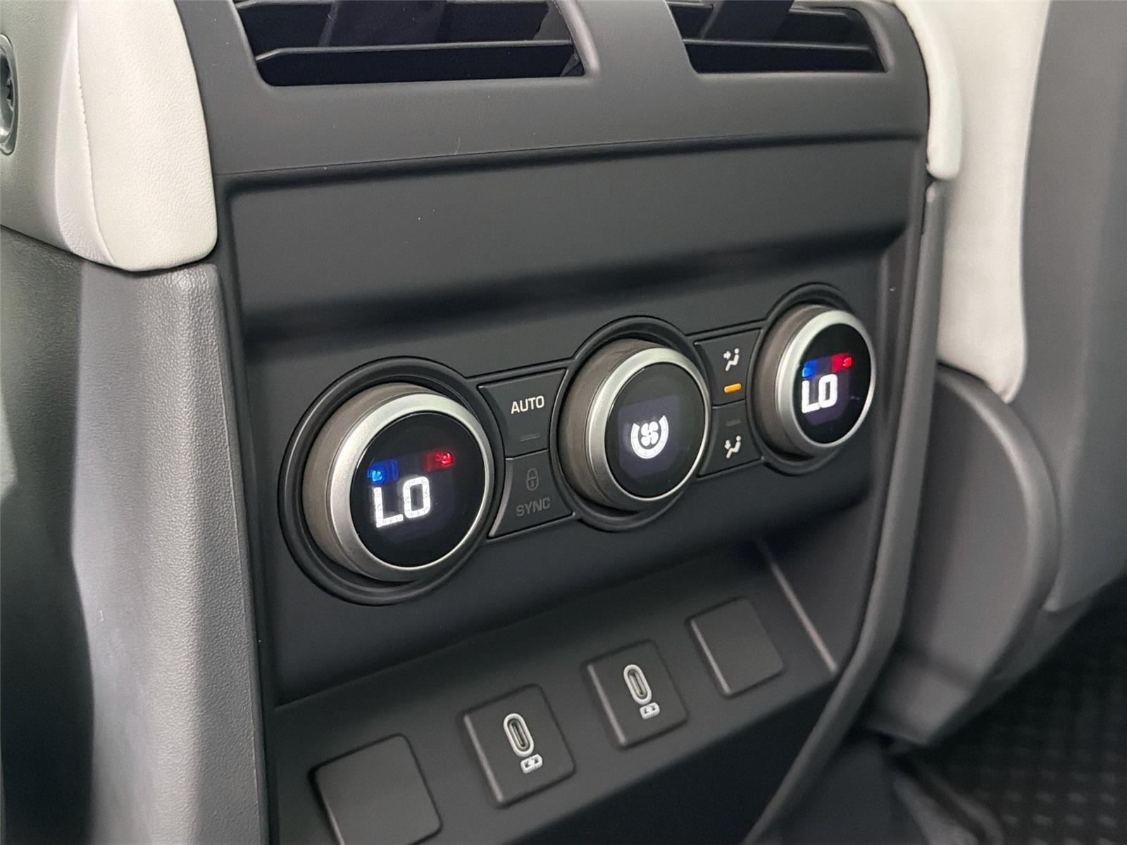 New 2026 Borasco Grey LAND ROVER X-Dynamic SE image 25