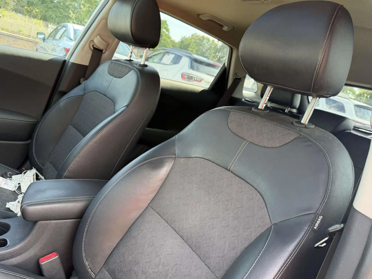 Used 2017 Snow White Pearl Kia EX image 16