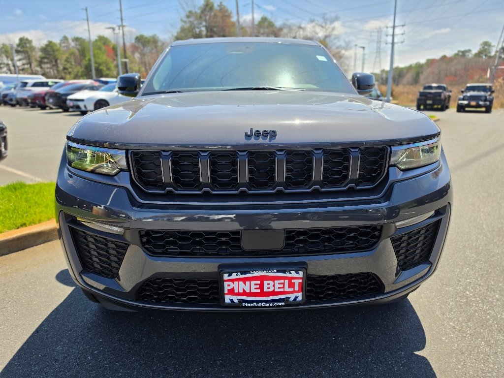 New 2026 Baltic Gray Metallic Clear-Coat Exterior Paint Jeep Limited image 7