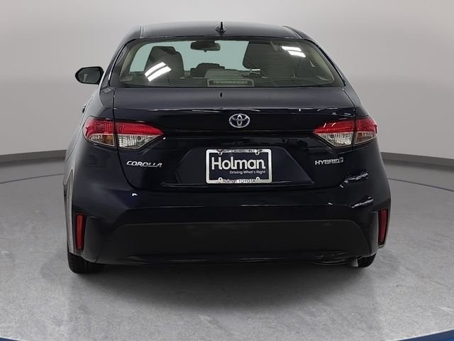 Certified Used 2020  Toyota LE image 6