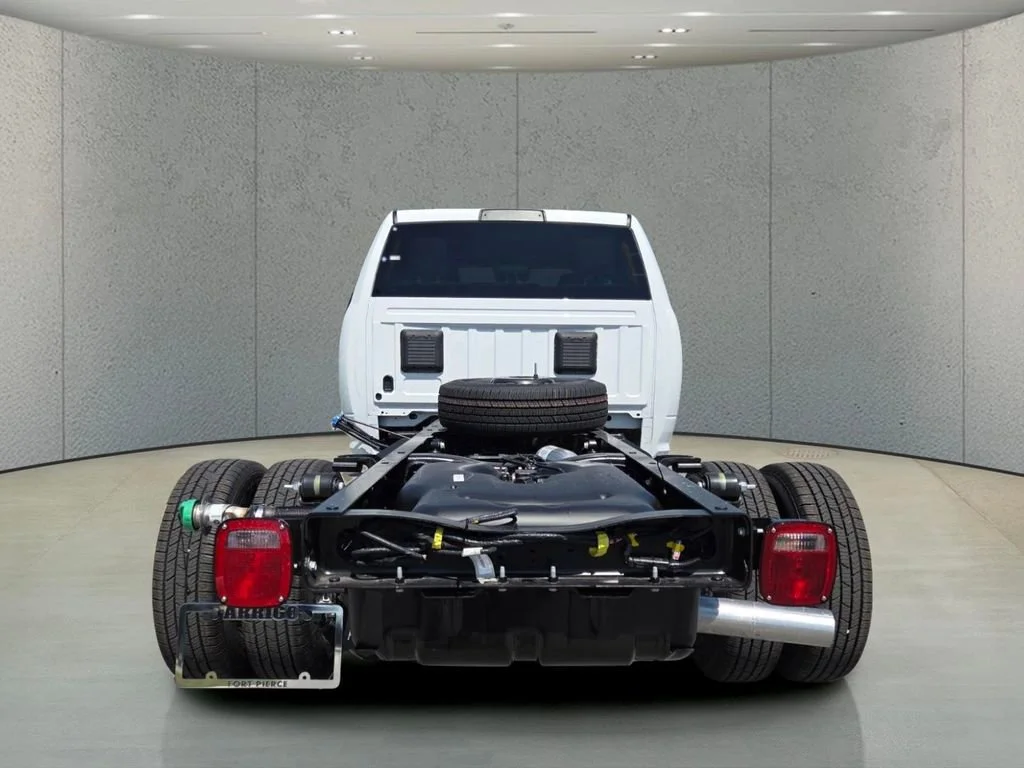 New 2026 Bright White Clear-Coat Exterior Paint RAM Tradesman image 5