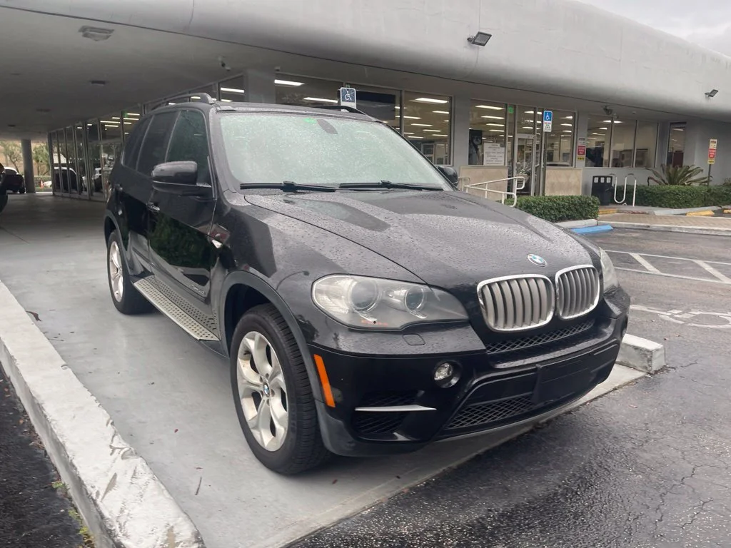 Used 2013 Black BMW xDrive50i image 3