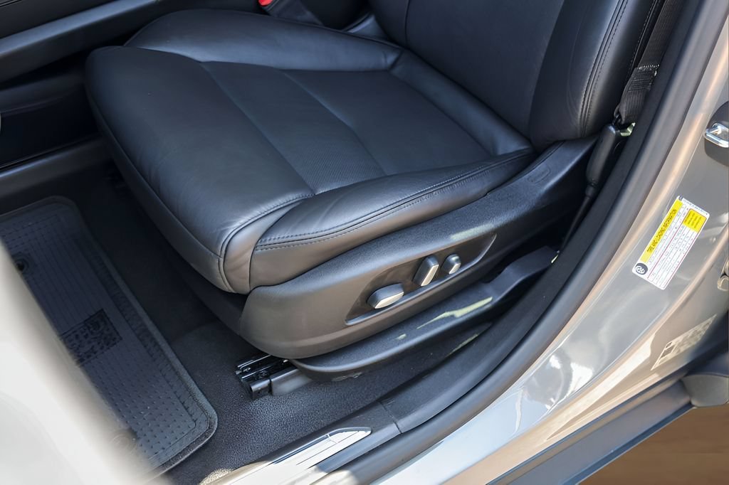 Used 2019 BRONZE DUNE METALLIC Cadillac Luxury FWD image 5