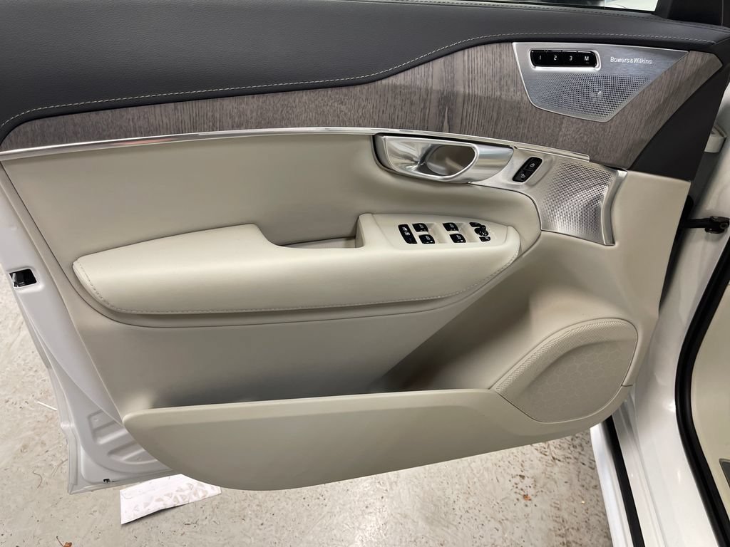 Used 2024 White Volvo Ultimate Bright Theme image 15