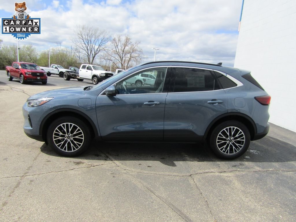 Used 2025 Ford Escape Plug-in hybrid PHEV with VIN 1FMCU0E1XSUA27801 for sale in Racine, WI