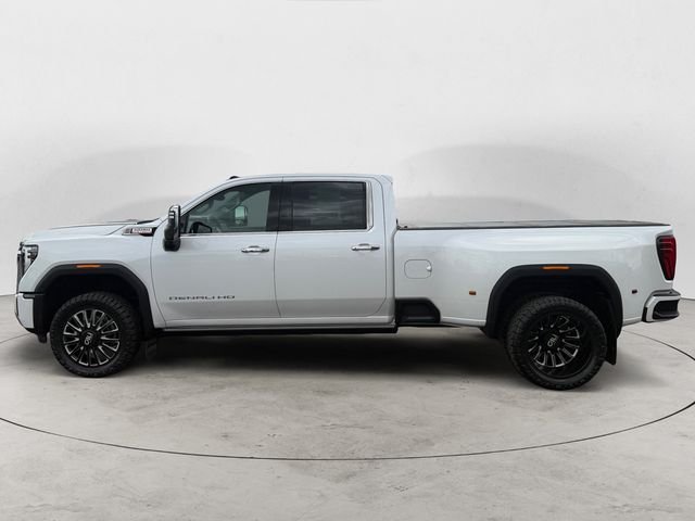 Used 2024 White GMC Denali image 9