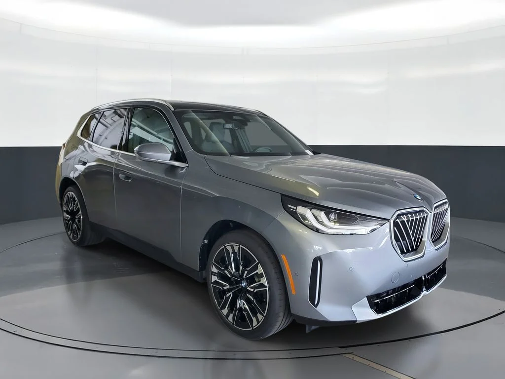 New 2026 Skyscraper Grey Metallic BMW 30 xDrive image 2