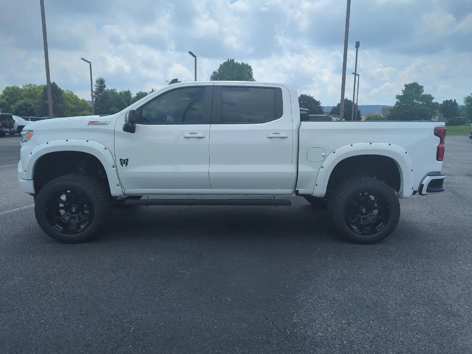 New 2026 Summit White Chevrolet RST image 28