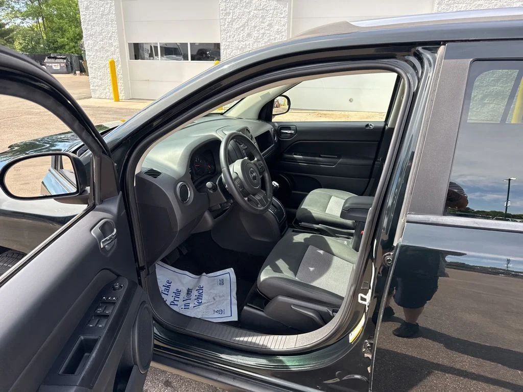 Used 2013 Black Forest Green Pearlcoat Jeep Latitude image 13