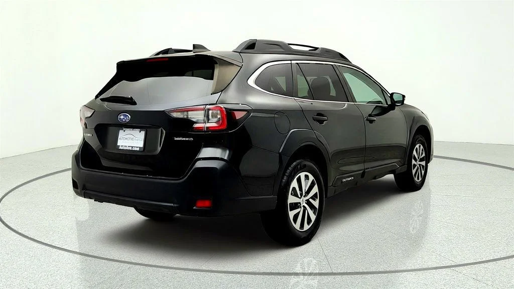 Used 2023 Crystal Black Silica Subaru Premium CVT w/ BSD/RCTA & Hands-Free Power Rear Gate image 5