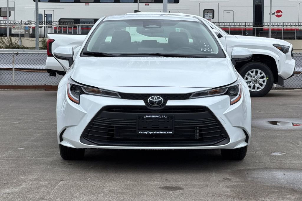New 2026 Wind Chill Pearl <sup>1</sup> Toyota  LE image 3