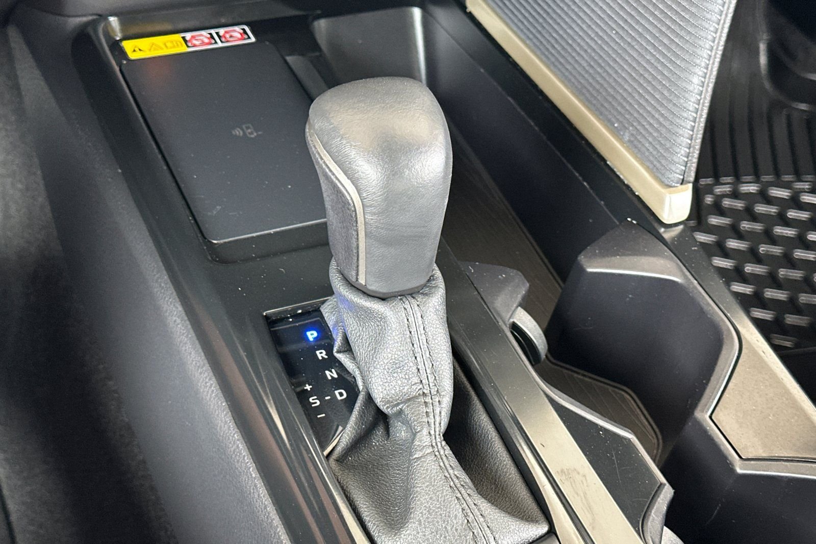 Used 2025  Toyota SE image 20