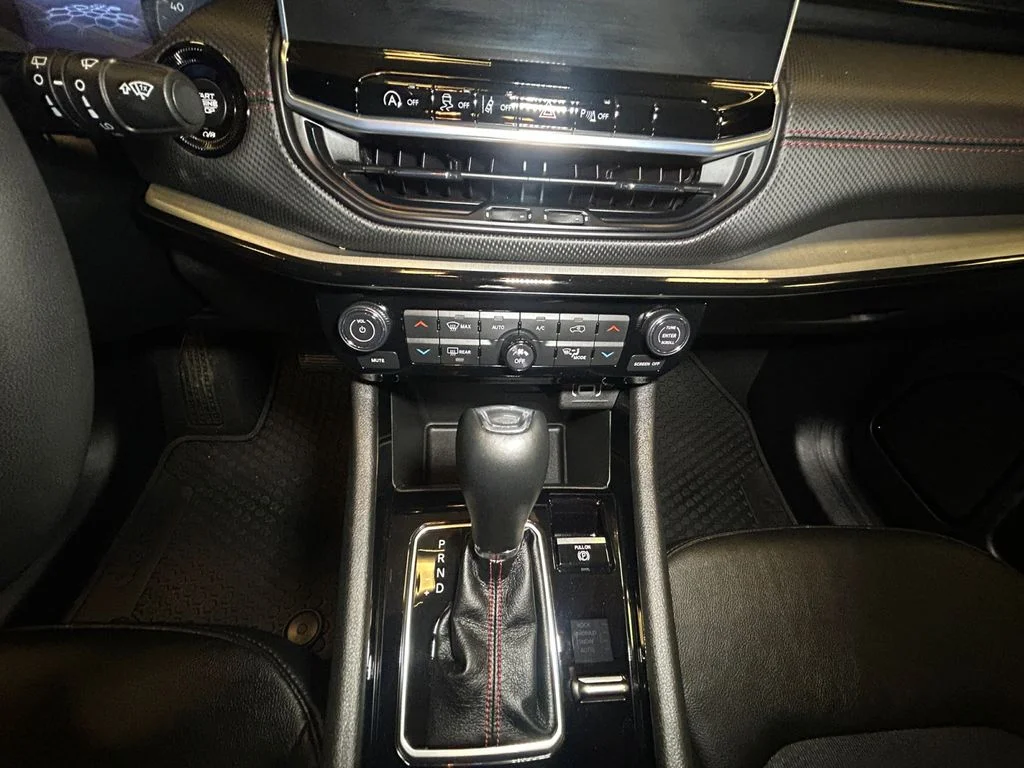 Used 2025 Silver Zynith Jeep Trailhawk image 11