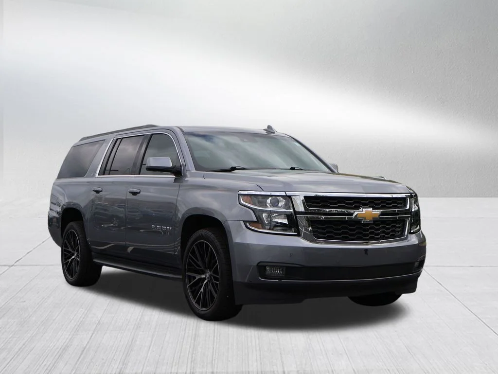 Used 2018 Gray Chevrolet LT image 3