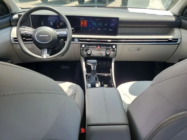 Used 2025 Silver Hyundai SE image 14