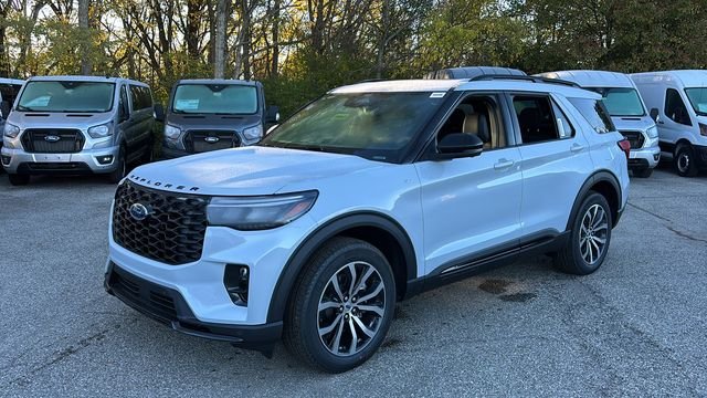 View vehicle photo 2