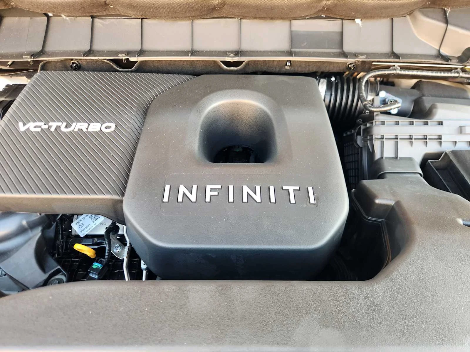 New 2027 RADIANT WHITE INFINITI Luxe FWD image 23