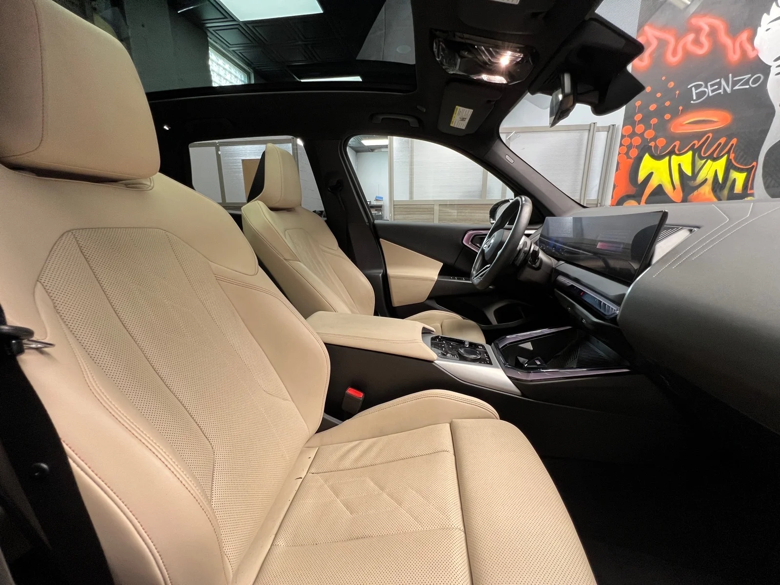 Used 2025 Black Sapphire Metallic (475) BMW 30 xDrive image 22