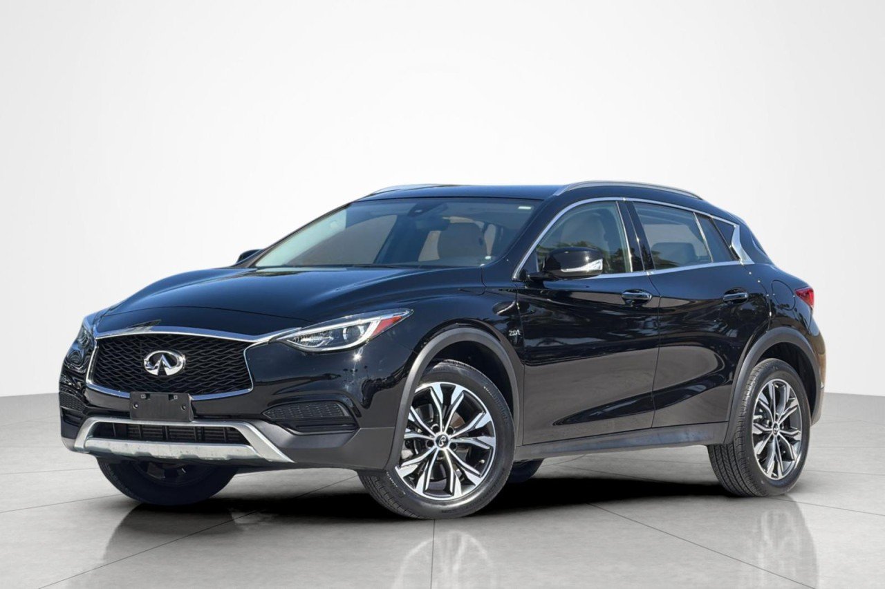 2018 INFINITI QX30 Luxury AWD's photo