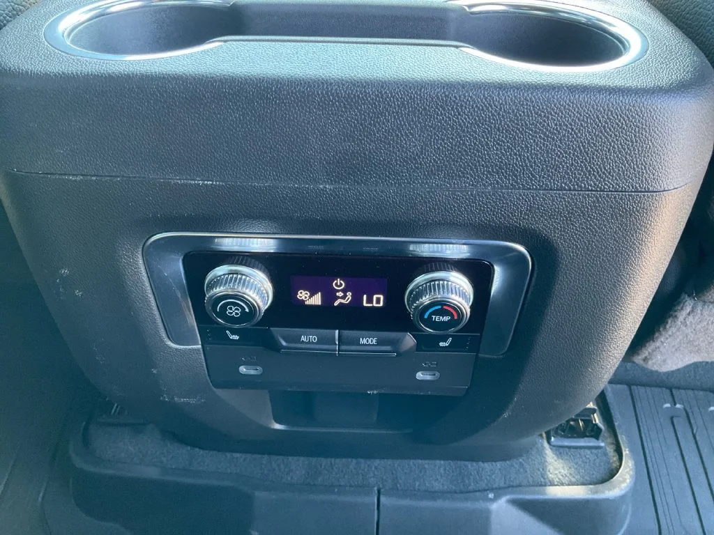 Used 2022 Onyx Black GMC Denali image 25