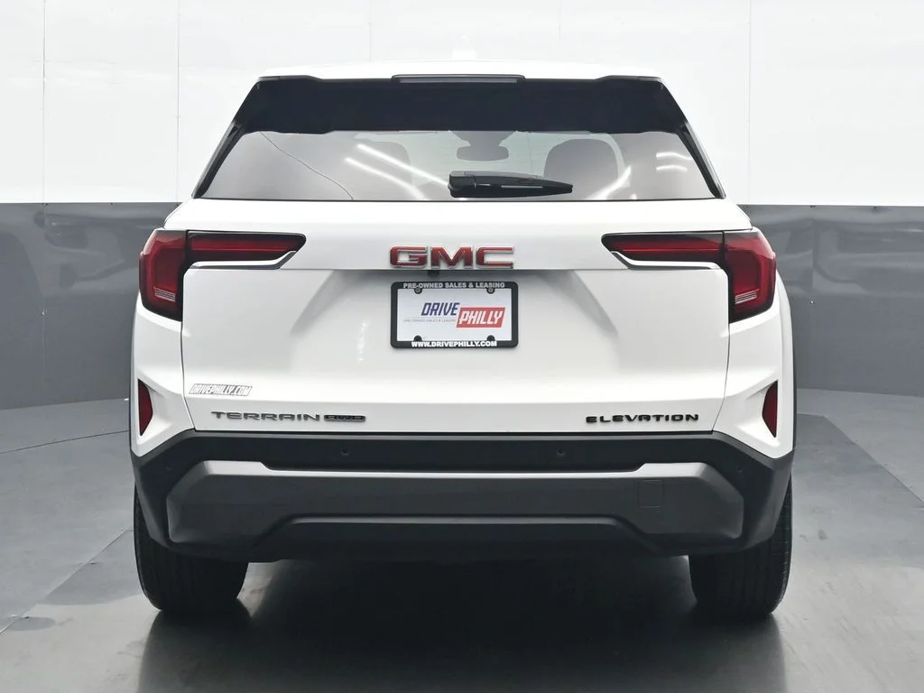 Used 2026 White GMC Elevation image 5