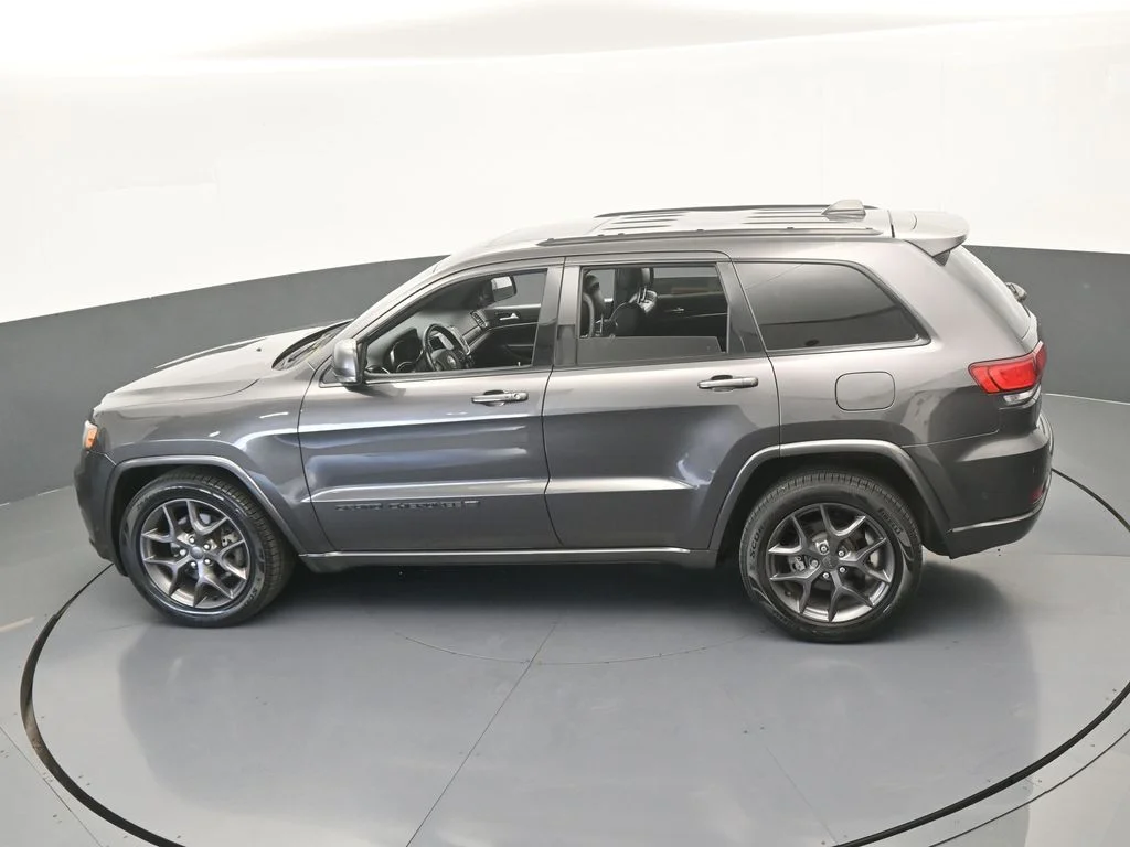Used 2021 Granite Crystal Metallic Clearcoat Jeep Limited image 48