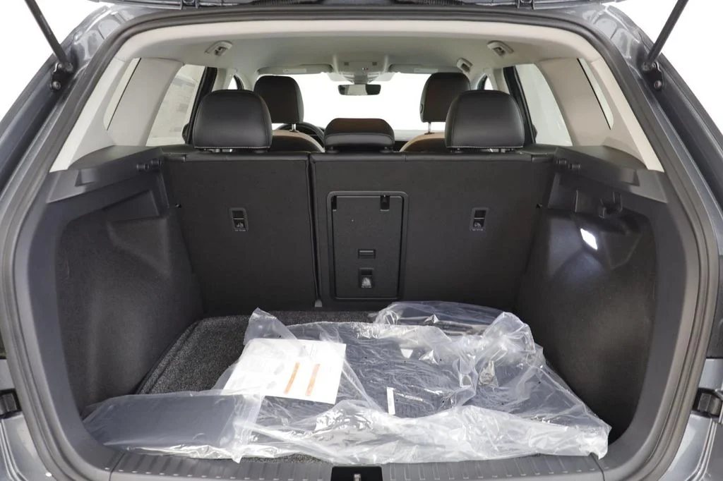 New 2026 Platinum Gray Volkswagen 1.5T SE image 18