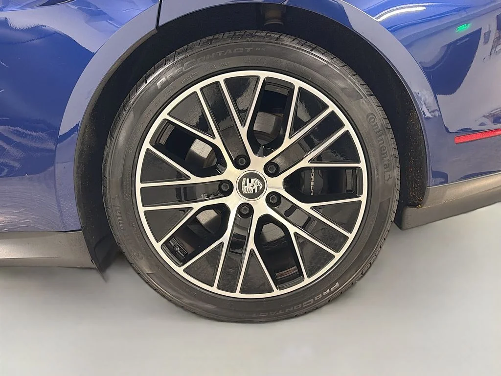 Certified Used 2021 Gentian Blue Metallic Porsche  image 33