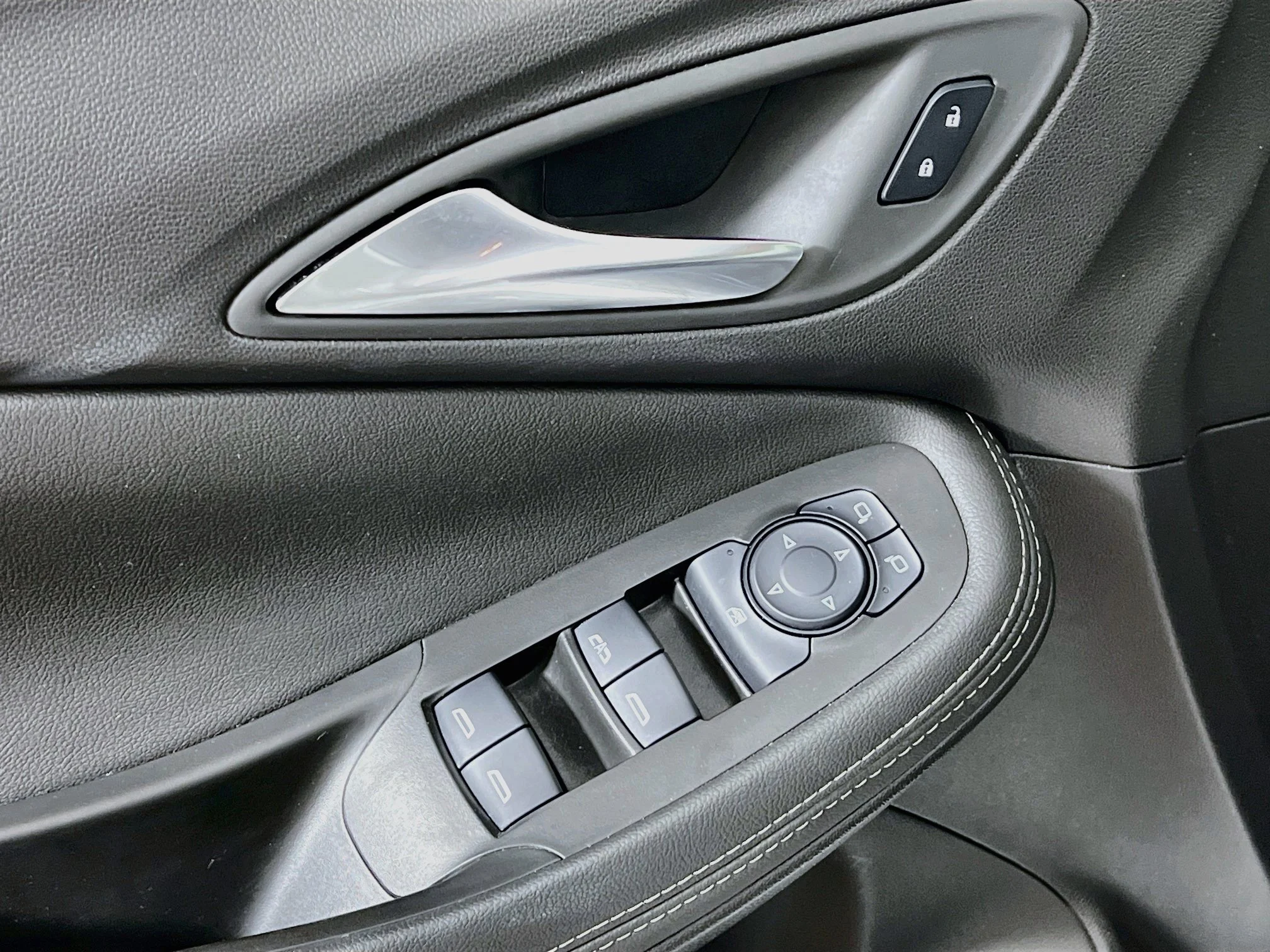 2024 Buick Encore GX Sport Touring - Photo 9