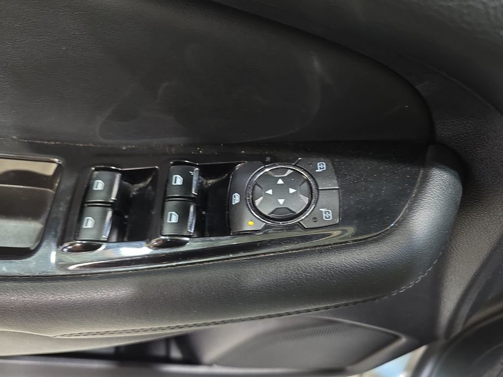 Used 2019 Silver Ford SEL image 28