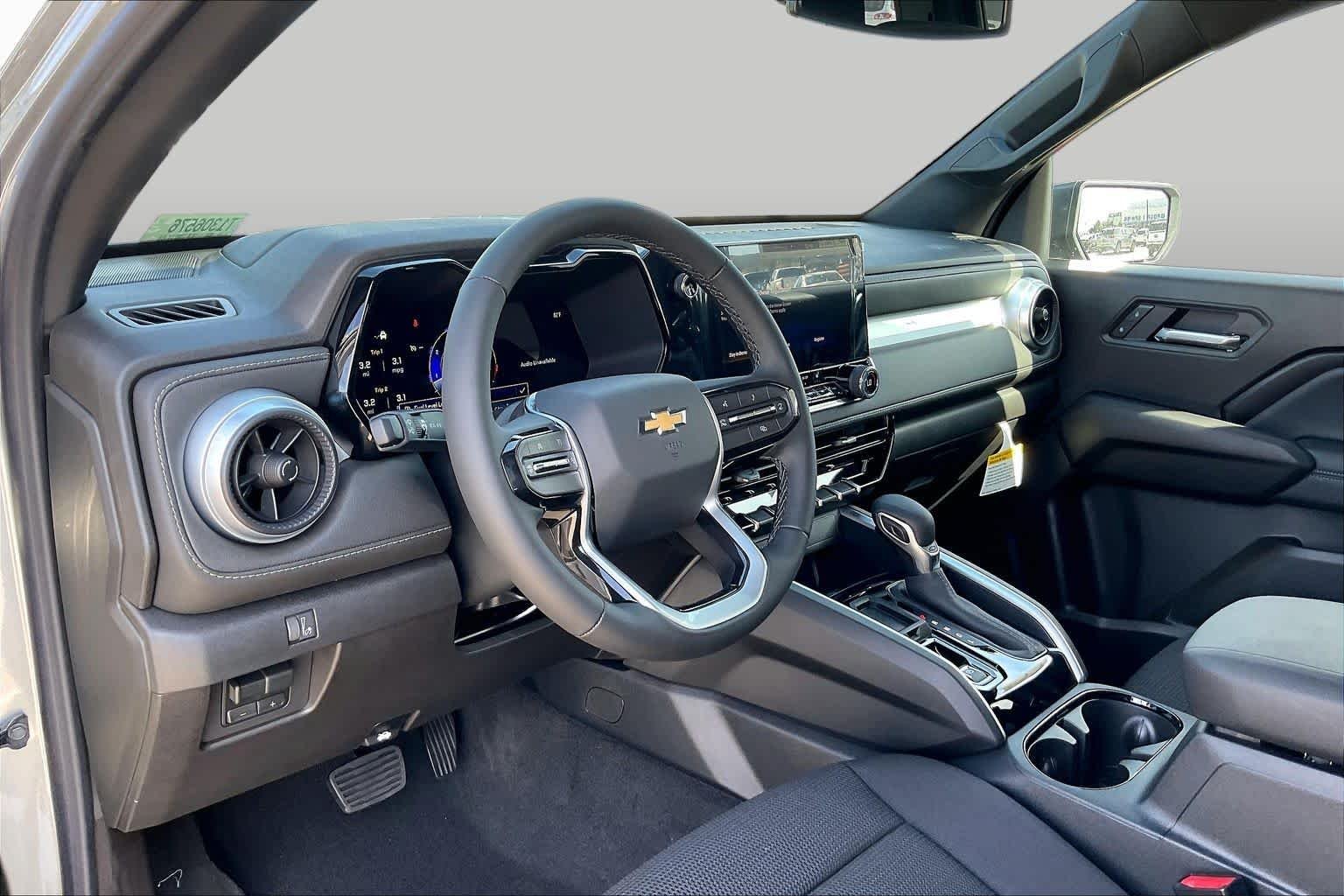 2026 Chevrolet Colorado LT - Photo 9