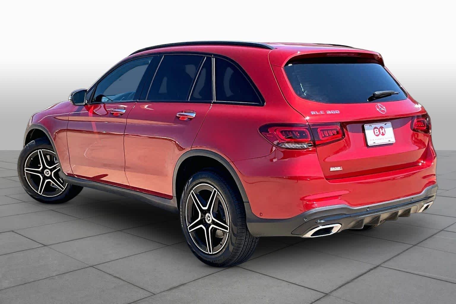 Used 2021 designo Cardinal Red Metallic Mercedes-Benz GLC 300 image 12