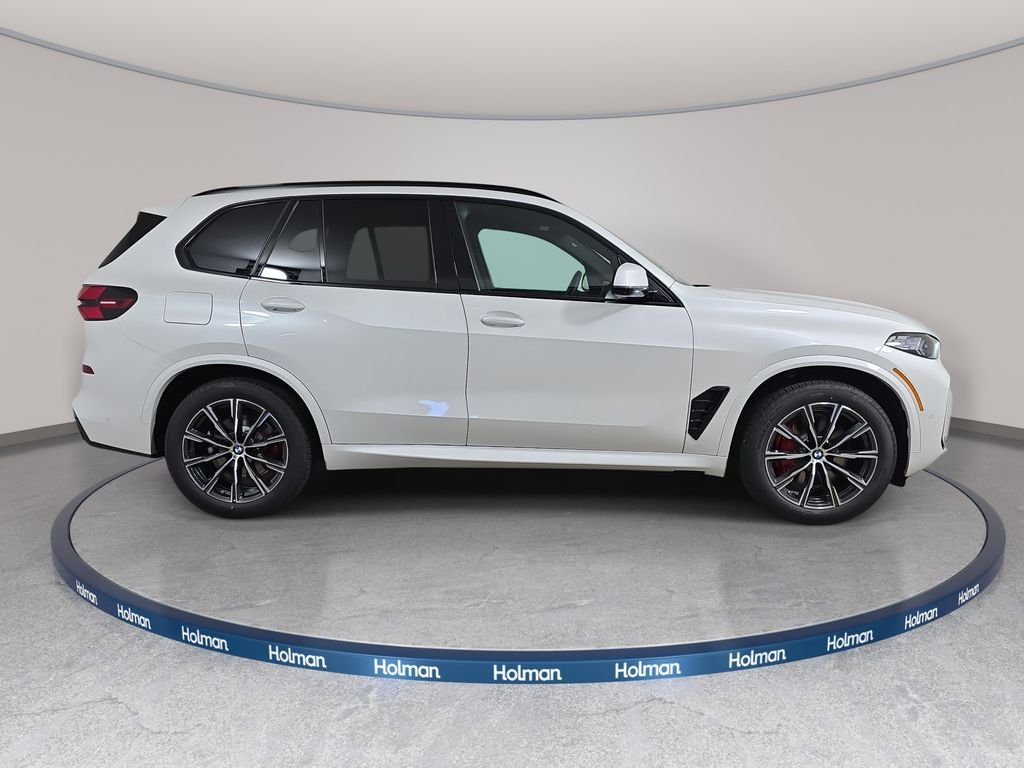 New 2026 Mineral White Metallic BMW xDrive40i image 4