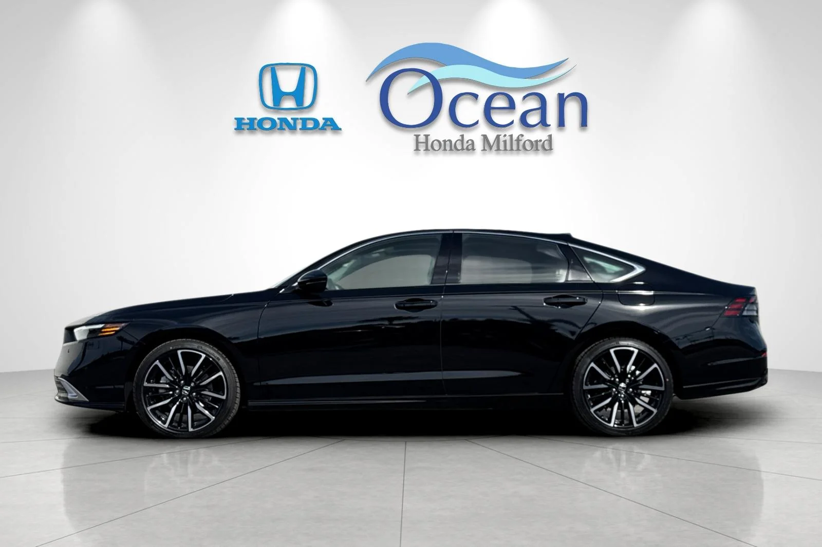 New 2026 Crystal Black Pearl Honda Touring image 2