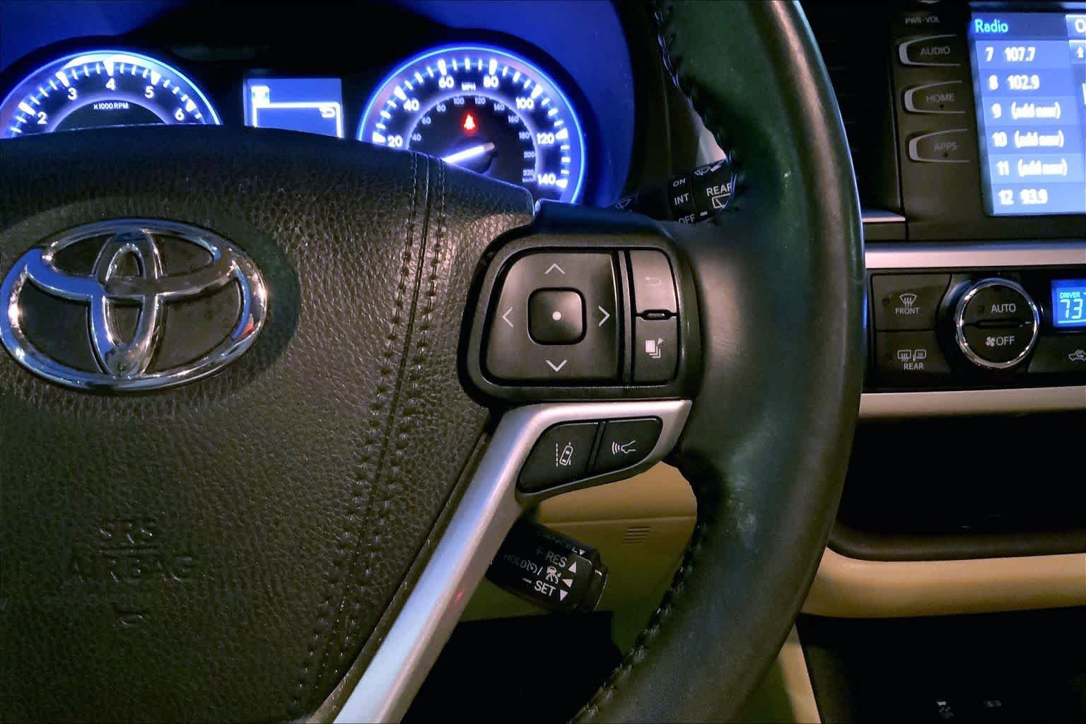 Used 2019 Blizzard Pearl Toyota XLE image 21