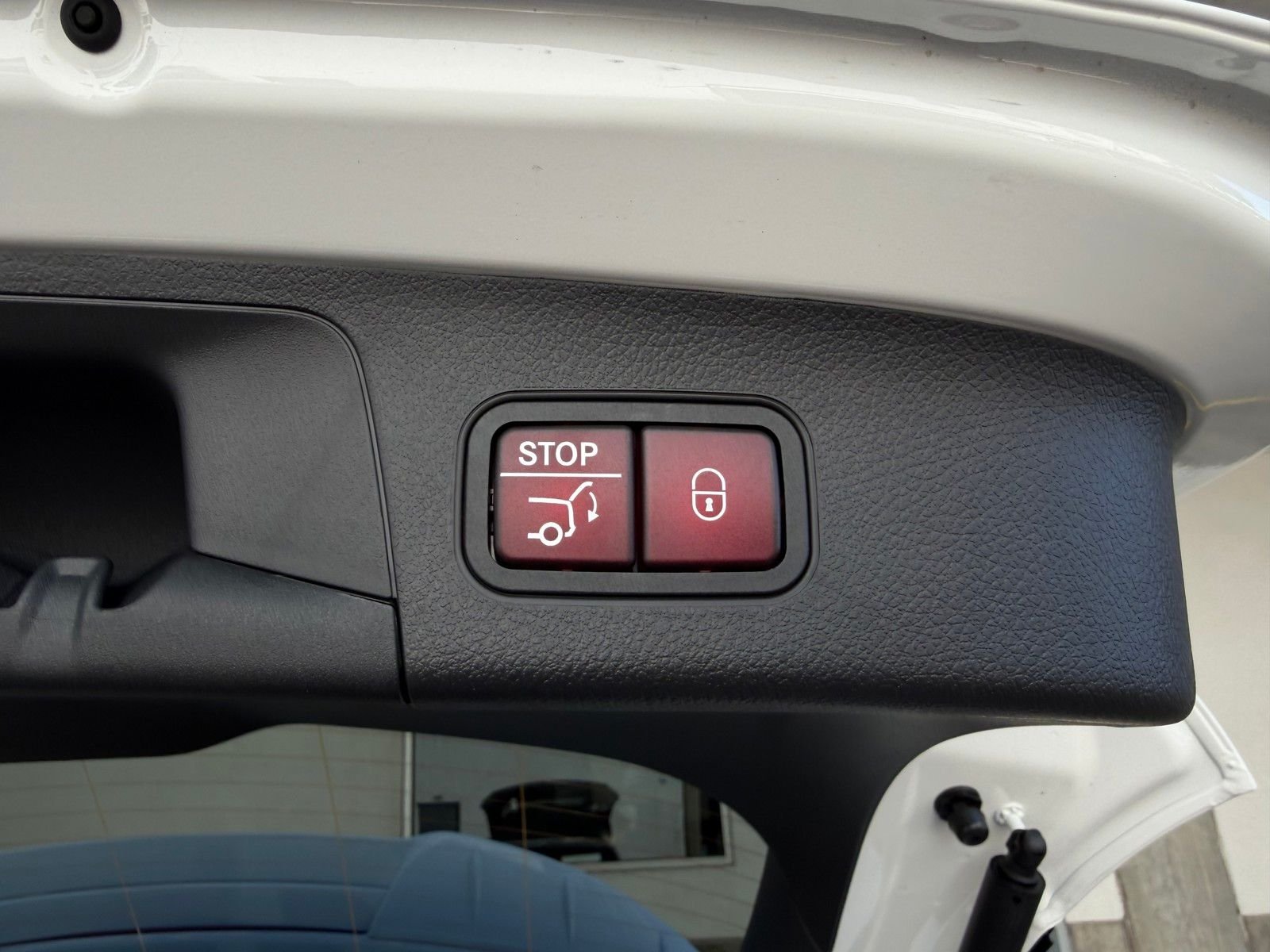 New 2026 Polar White Mercedes-Benz GLA 250 image 22